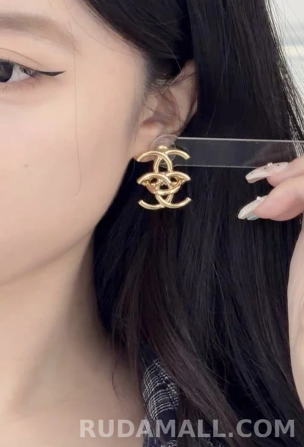 샤넬 샤넬 인터로킹 로고 귀걸이 상세 이미지