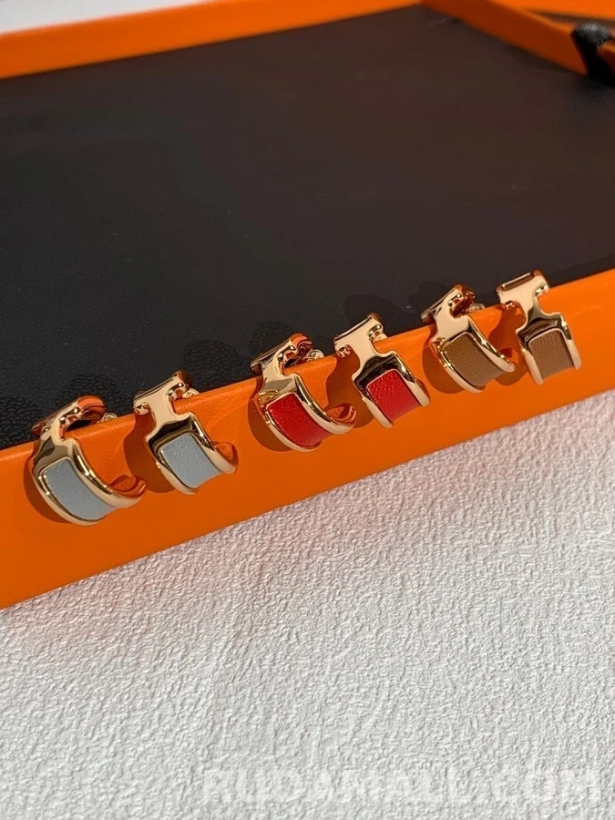 에르메스 에르메스 H 로고 가죽 귀걸이 상세 이미지