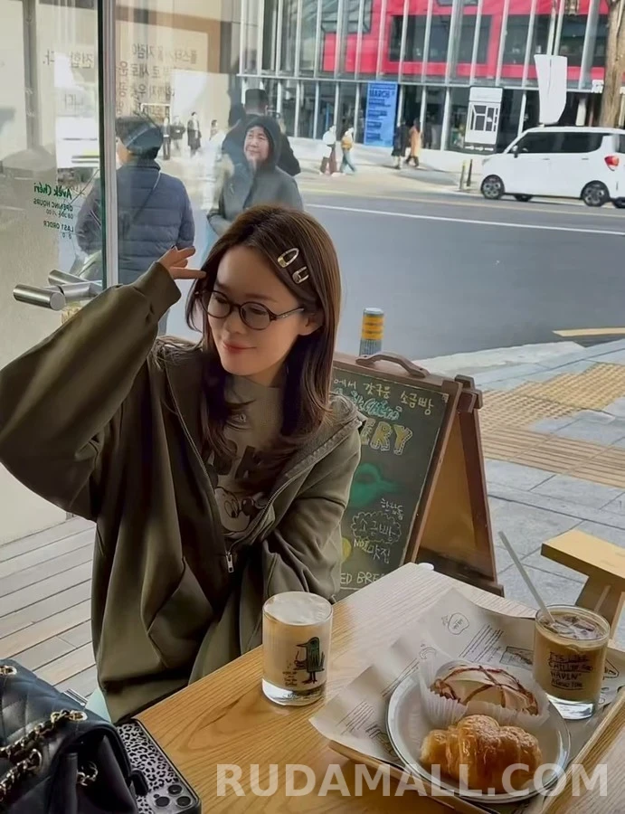 미우미우 미우미우 로고 메탈 헤어 클립 상세 이미지
