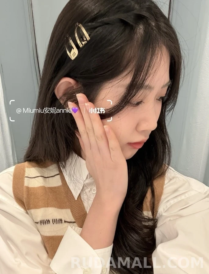 미우미우 미우미우 로고 메탈 헤어 클립 상세 이미지