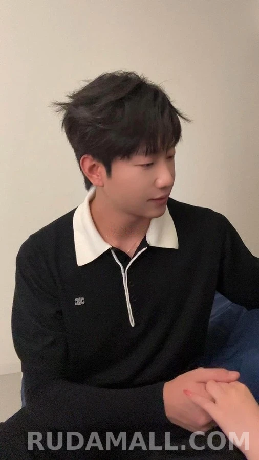 셀린느 셀린느 폴로넥 니트 스웨터 상세 이미지