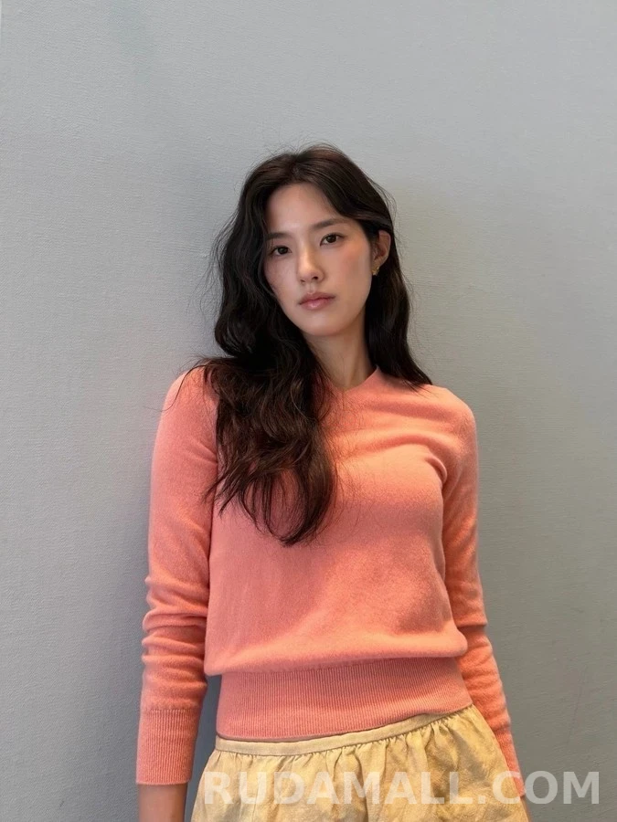 미우미우 미우미우 로고 V넥 스웨터 상세 이미지