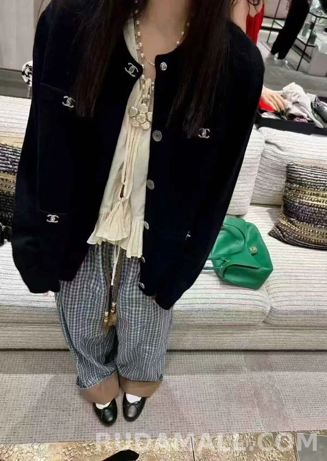 샤넬 샤넬 네 포켓 라운드넥 니트 가디건 상세 이미지