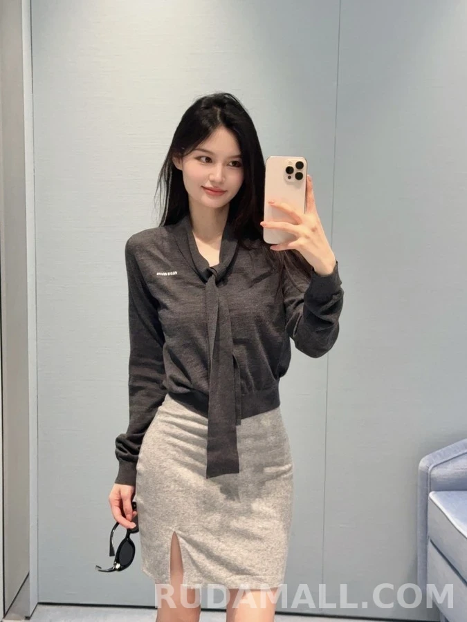 미우미우 미우미우 레터링 V넥 가디건 상세 이미지