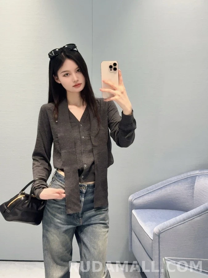미우미우 미우미우 레터링 V넥 가디건 상세 이미지