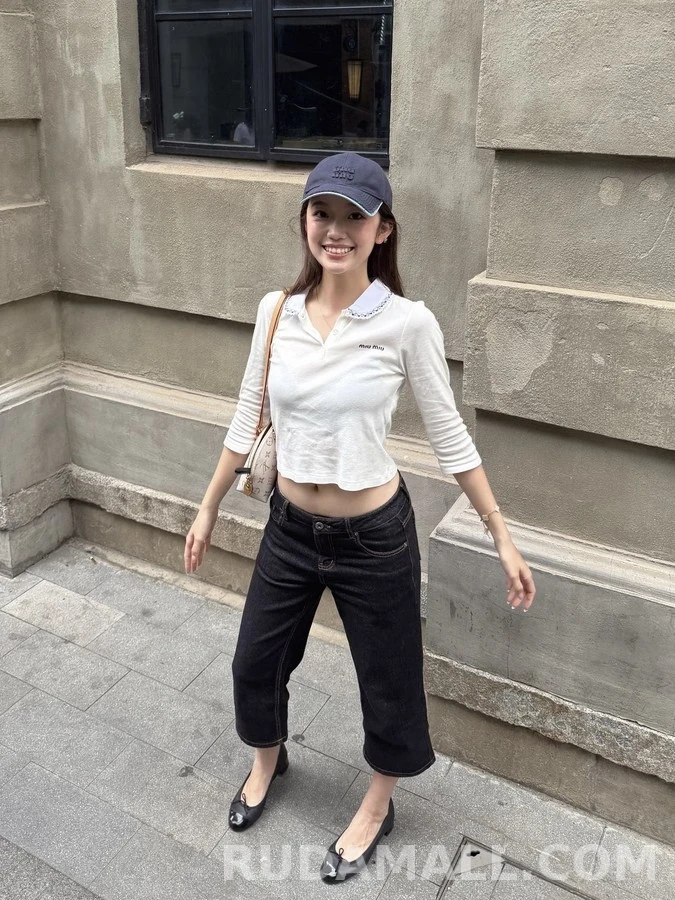 미우미우 미우미우 꽃자수 피터팬카라 폴로 긴팔 티셔츠 상세 이미지
