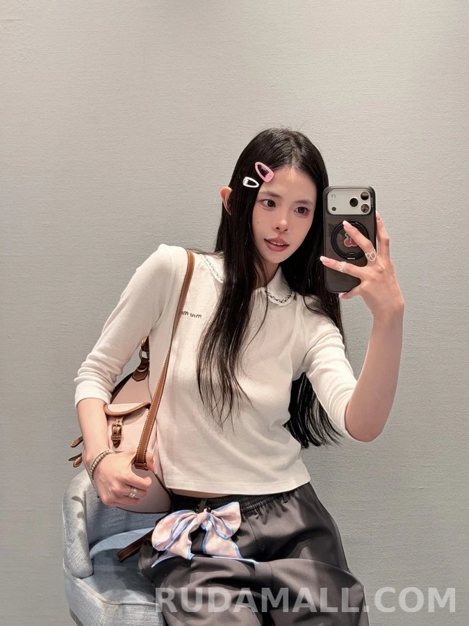 미우미우 미우미우 꽃자수 피터팬카라 폴로 긴팔 티셔츠 상세 이미지