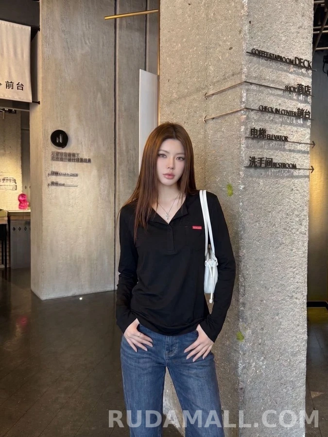프라다 프라다 라벨 헨리넥 긴팔 티셔츠 상세 이미지
