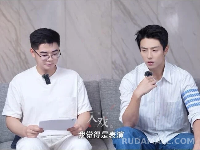 톰브라운 톰브라운 스트라이프 포바 셔츠 상세 이미지