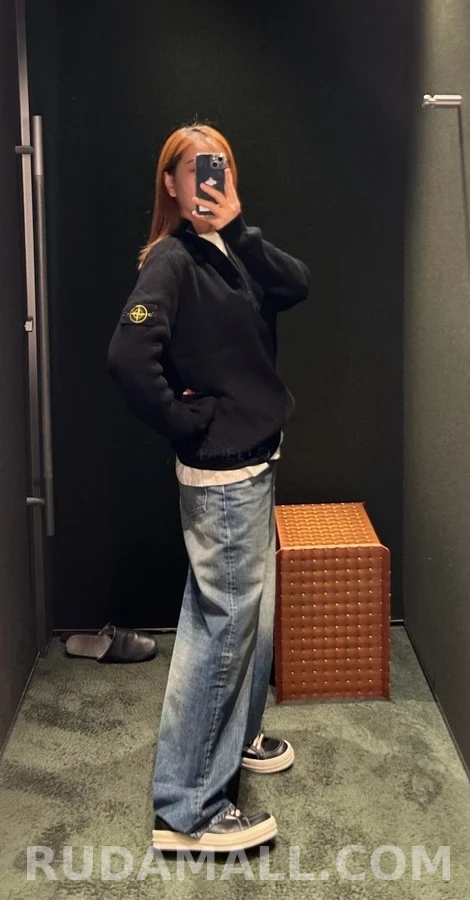 스톤아일랜드 스톤 아일랜드 로고 패치 쿼터 집업 니트 상세 이미지