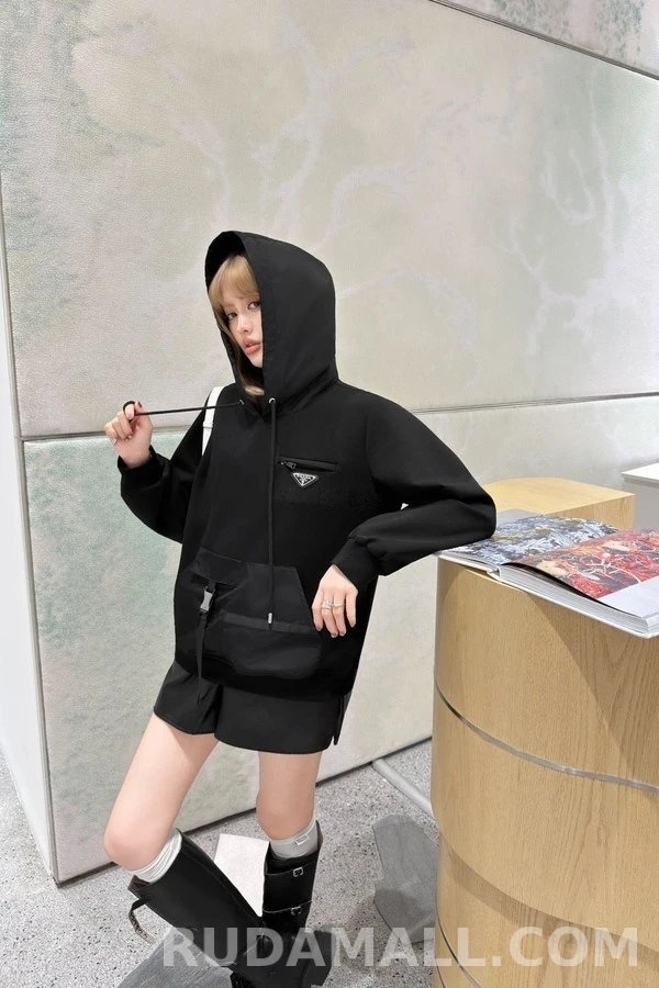 프라다 프라다 나일론 패널 스웨트셔츠 상세 이미지