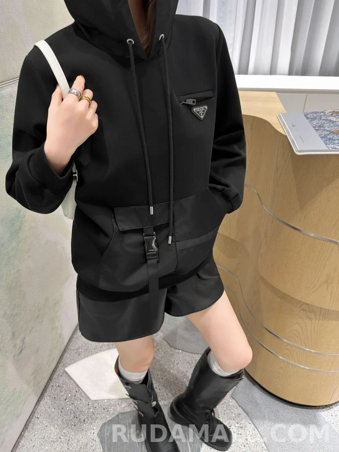 프라다 프라다 나일론 패널 스웨트셔츠 상세 이미지