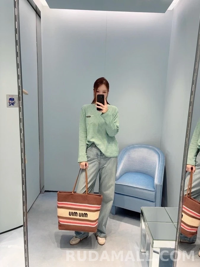 미우미우 미우미우 배색 스트라이프 로고 긴팔 티셔츠 상세 이미지