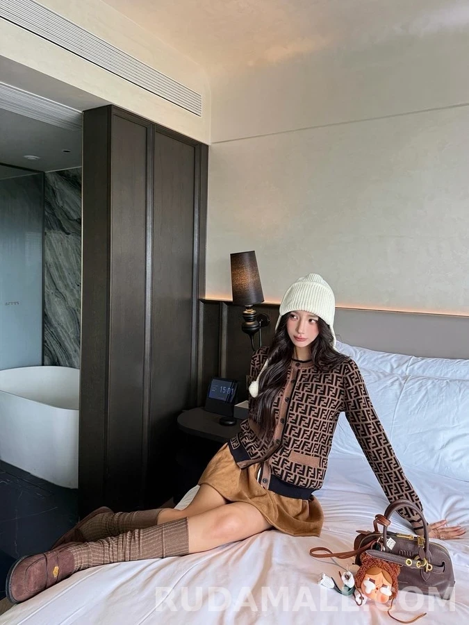 펜디 펜디 로고 자카드 가디건 상세 이미지