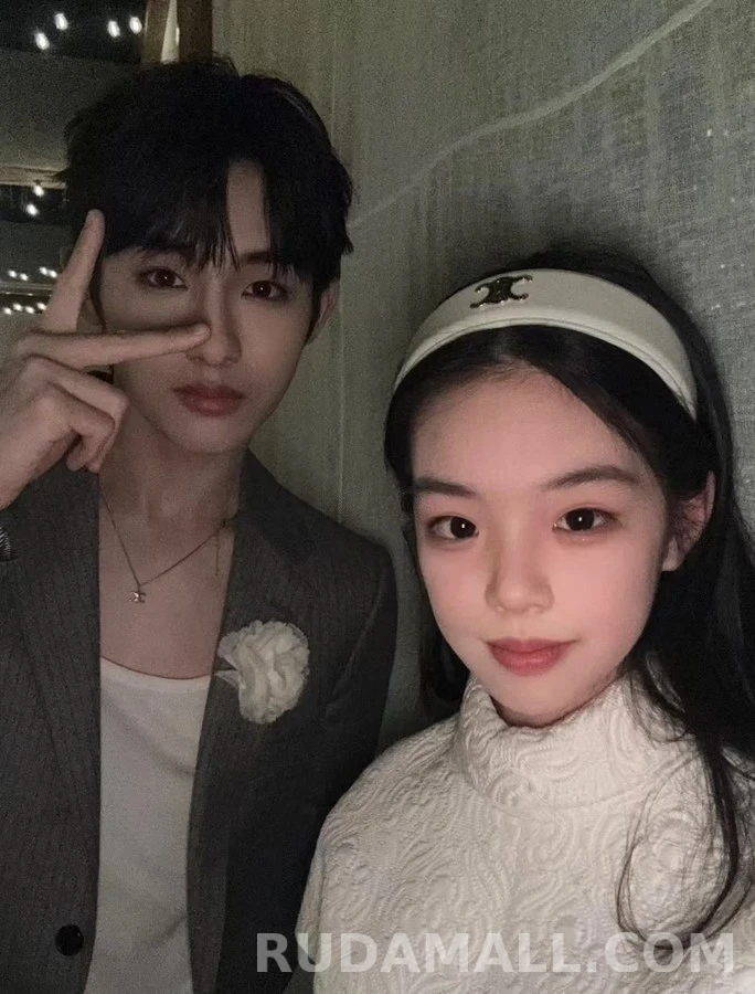 셀린느 셀린느 트리옹프 로고 가죽 헤어밴드 상세 이미지