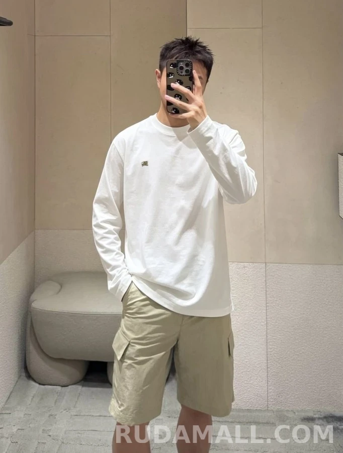 버버리 버버리 나이트 로고 긴팔 티셔츠 상세 이미지