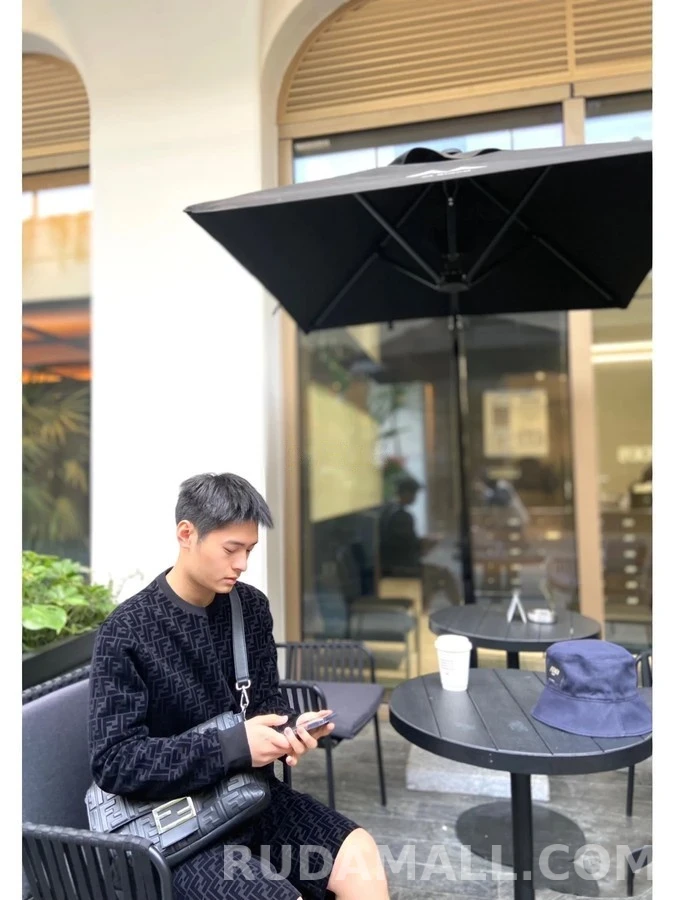 펜디 펜디 플로킹 맨투맨 상세 이미지