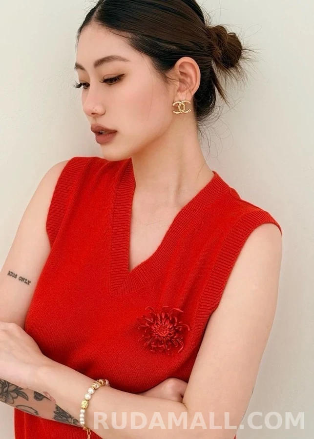 샤넬 샤넬 하머드 로고 스터드 귀걸이 상세 이미지