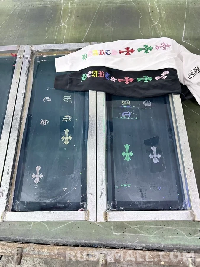 크롬하츠 크롬하츠 레인보우 크로스 긴팔 티셔츠 상세 이미지
