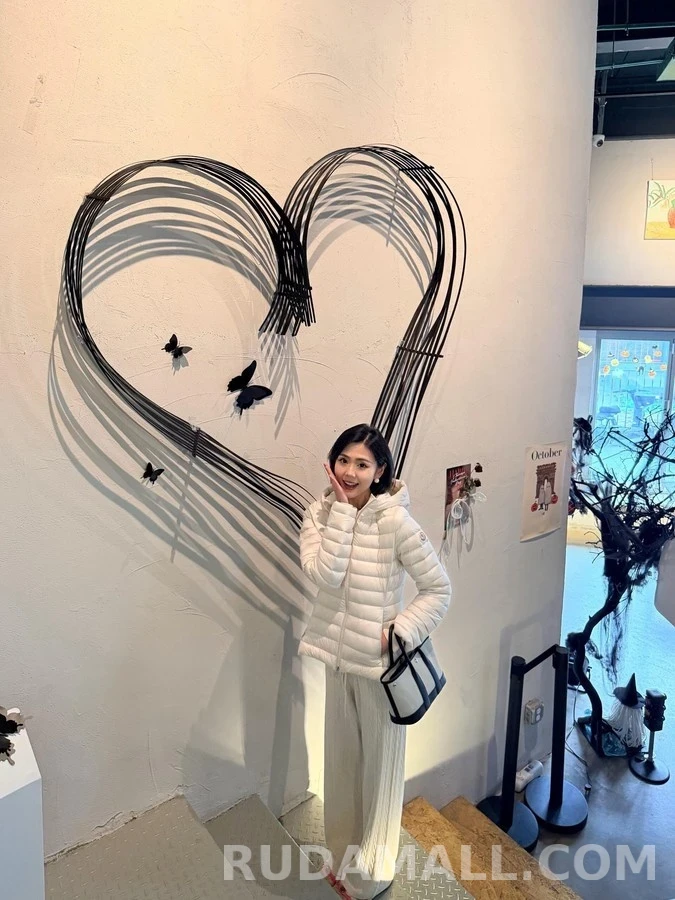 몽클레어 몽클레어 Igelhood 후드 숏 패딩 자켓 상세 이미지
