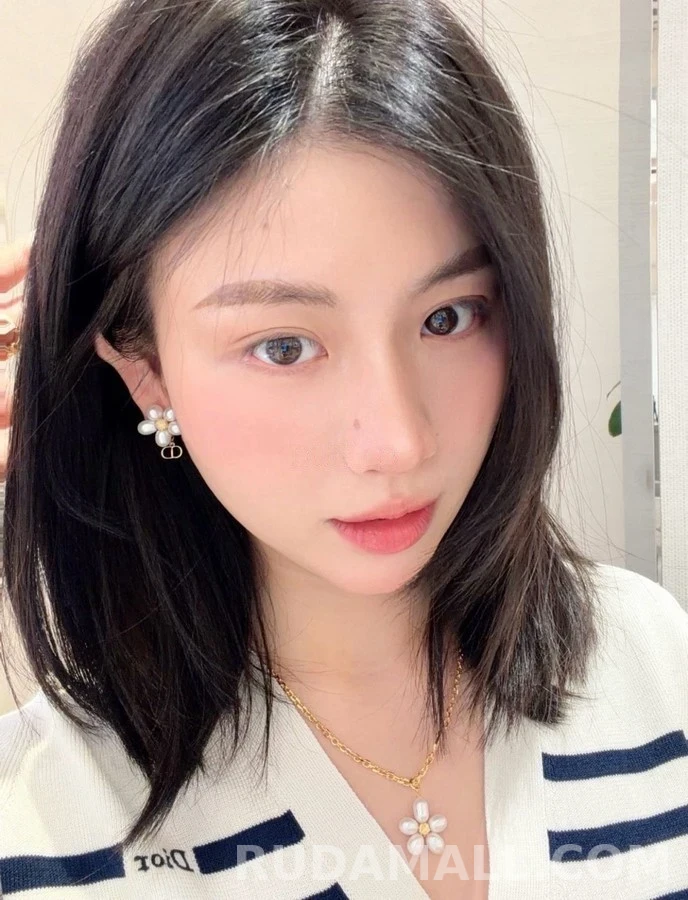 디올 디올 진주 플라워 드롭 귀걸이 상세 이미지