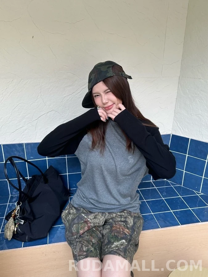 크롬하츠 크롬하츠 크로스 패치 래글런 긴팔 티셔츠 상세 이미지