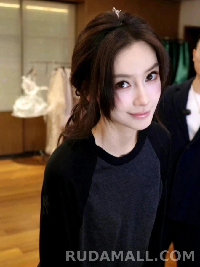 크롬하츠 크롬하츠 크로스 패치 래글런 긴팔 티셔츠 상세 이미지