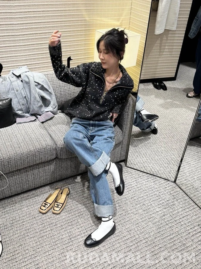 샤넬 샤넬 블랙앤화이트 혼방 하프집업 니트 상세 이미지