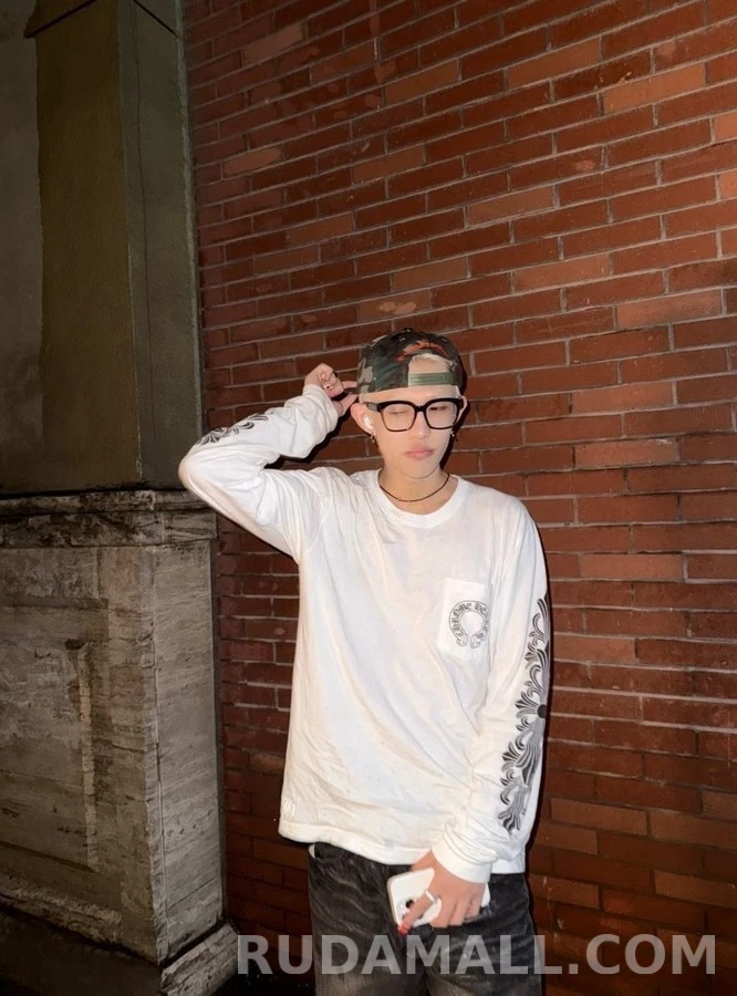 크롬하츠 크롬하츠 홀슈 스크롤 긴팔 티셔츠 상세 이미지