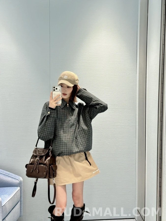 미우미우 미우미우 격자무늬 자수 로고 자켓 상세 이미지