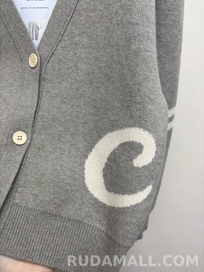 샤넬 샤넬 후면 로고 스트라이프 가디건 상세 이미지