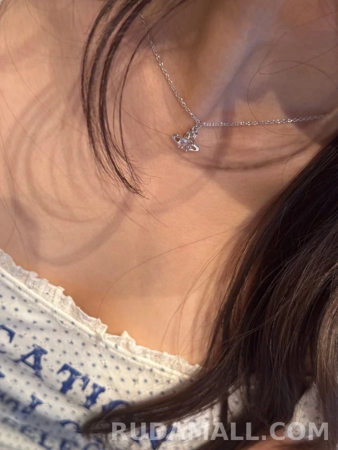 비비안 웨스트우드 비비안 웨스트우드 새턴 다이아 펜던트 목걸이 상세 이미지