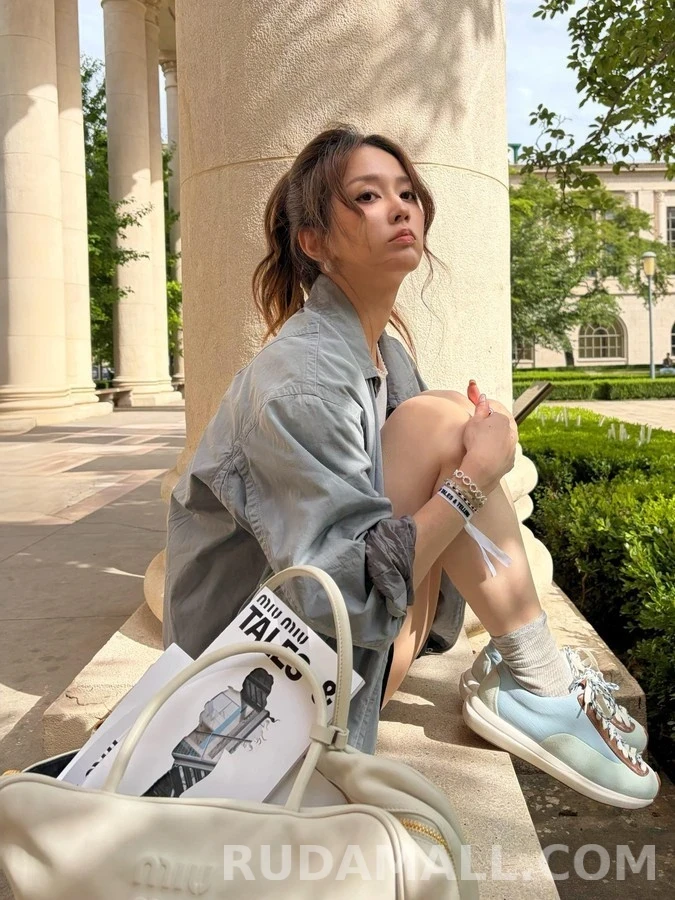 미우미우 미우미우 자수 로고 워싱 자켓 상세 이미지