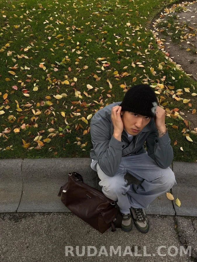 프라다 프라다 테크 코튼 집업 자켓 상세 이미지
