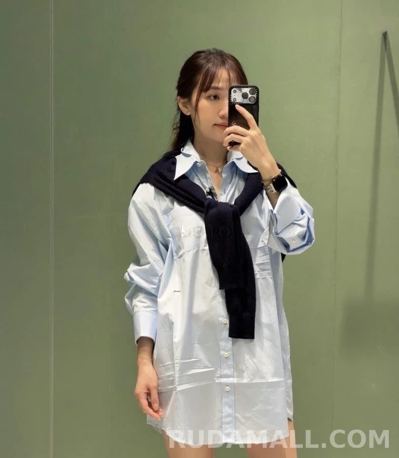 프라다 프라다 타이넥 자수 로고 셔츠 상세 이미지