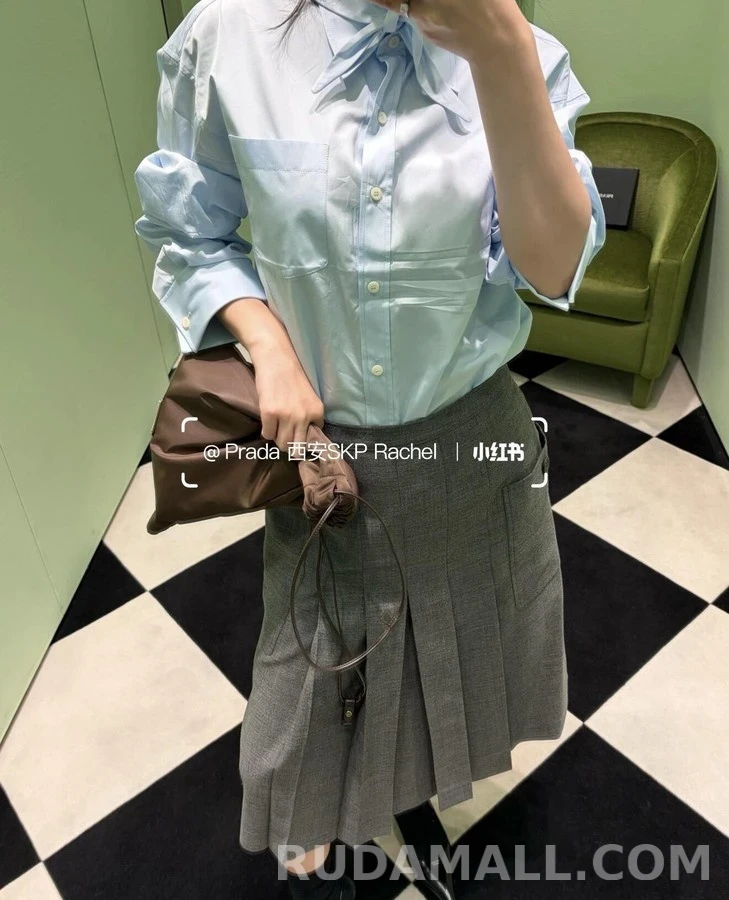 프라다 프라다 타이넥 자수 로고 셔츠 상세 이미지