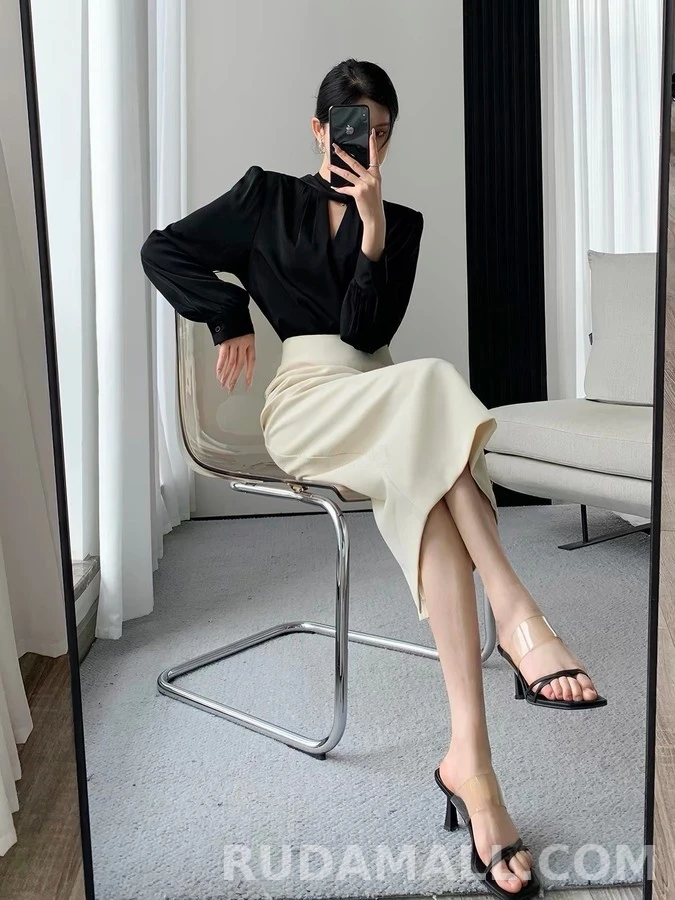 생로랑 세인트로랑 컷아웃 넥 벌룬 슬리브 셔츠 상세 이미지