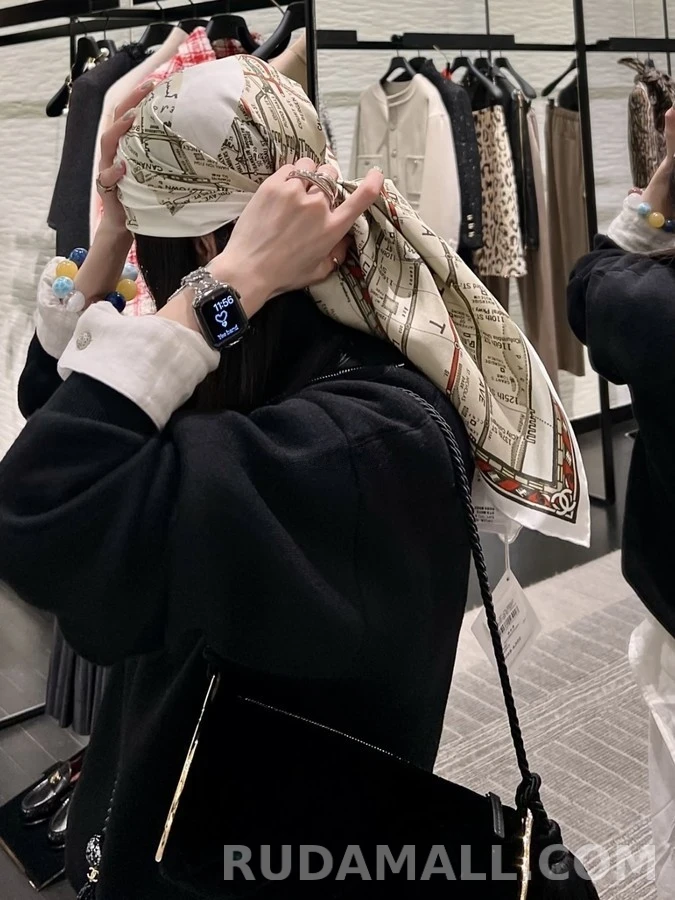 샤넬 샤넬 하프 집업 하이넥 니트 상세 이미지