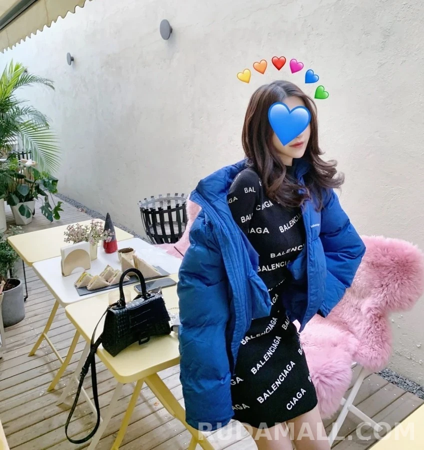 발렌시아가 발렌시아가 언밸런스 패딩 상세 이미지