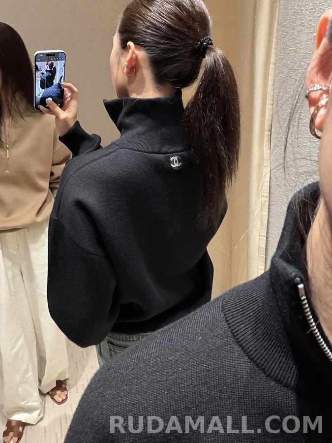 샤넬 샤넬 로고 하프집업 니트 상세 이미지