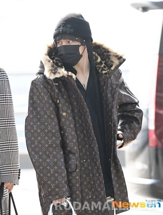 루이비통 루이비통 모노그램 퍼 후드 레더 코트 상세 이미지