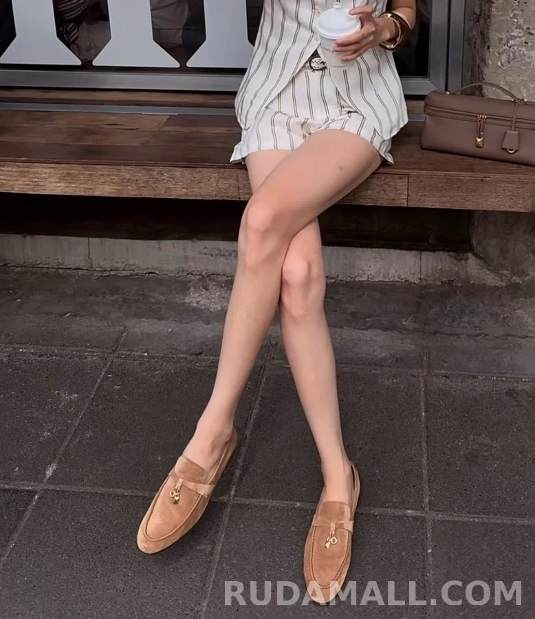 로로피아나 로로피아나 스웨이드 버클 로퍼 상세 이미지