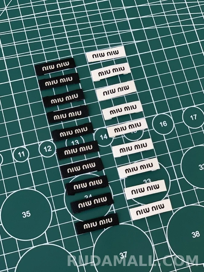 미우미우 미우미우 새틴 로고 스크런치 상세 이미지