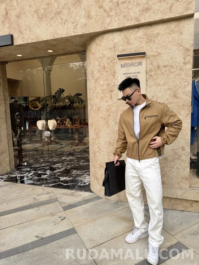 몽클레어 몽클레어 로고 포켓 집업 자켓 상세 이미지