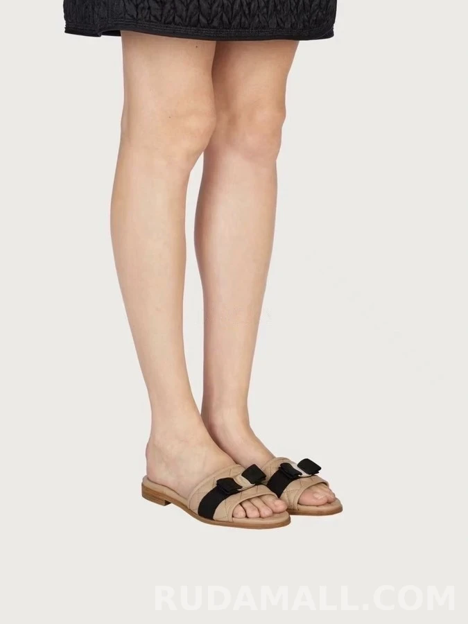 페라가모 페라가모 바라 보우 퀼팅 슬라이드 상세 이미지