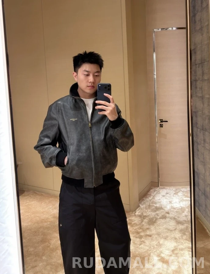 루이비통 루이비통 복고풍 레더 지퍼 자켓 상세 이미지