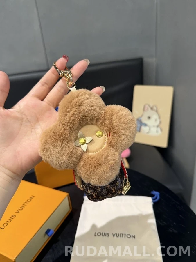 루이비통 루이비통 모노그램 퍼 비비엔 키링 상세 이미지