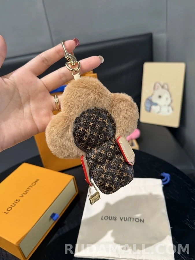 루이비통 루이비통 모노그램 퍼 비비엔 키링 상세 이미지