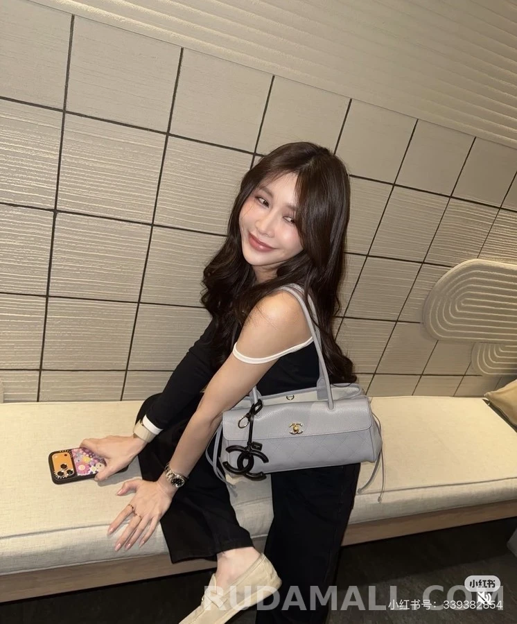 샤넬 샤넬 더블 C 백 참 상세 이미지