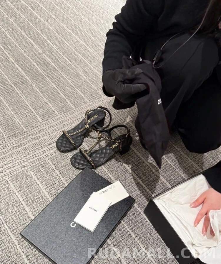 샤넬 샤넬 체인 퀼팅 블록 힐 샌들 상세 이미지